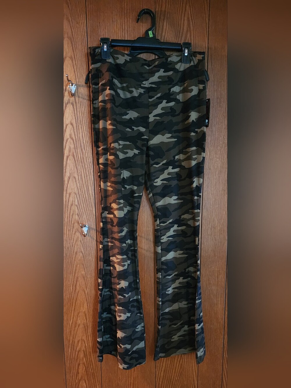No Boundaries Knit Flare Pant Camo Green & Black XL (15-17)